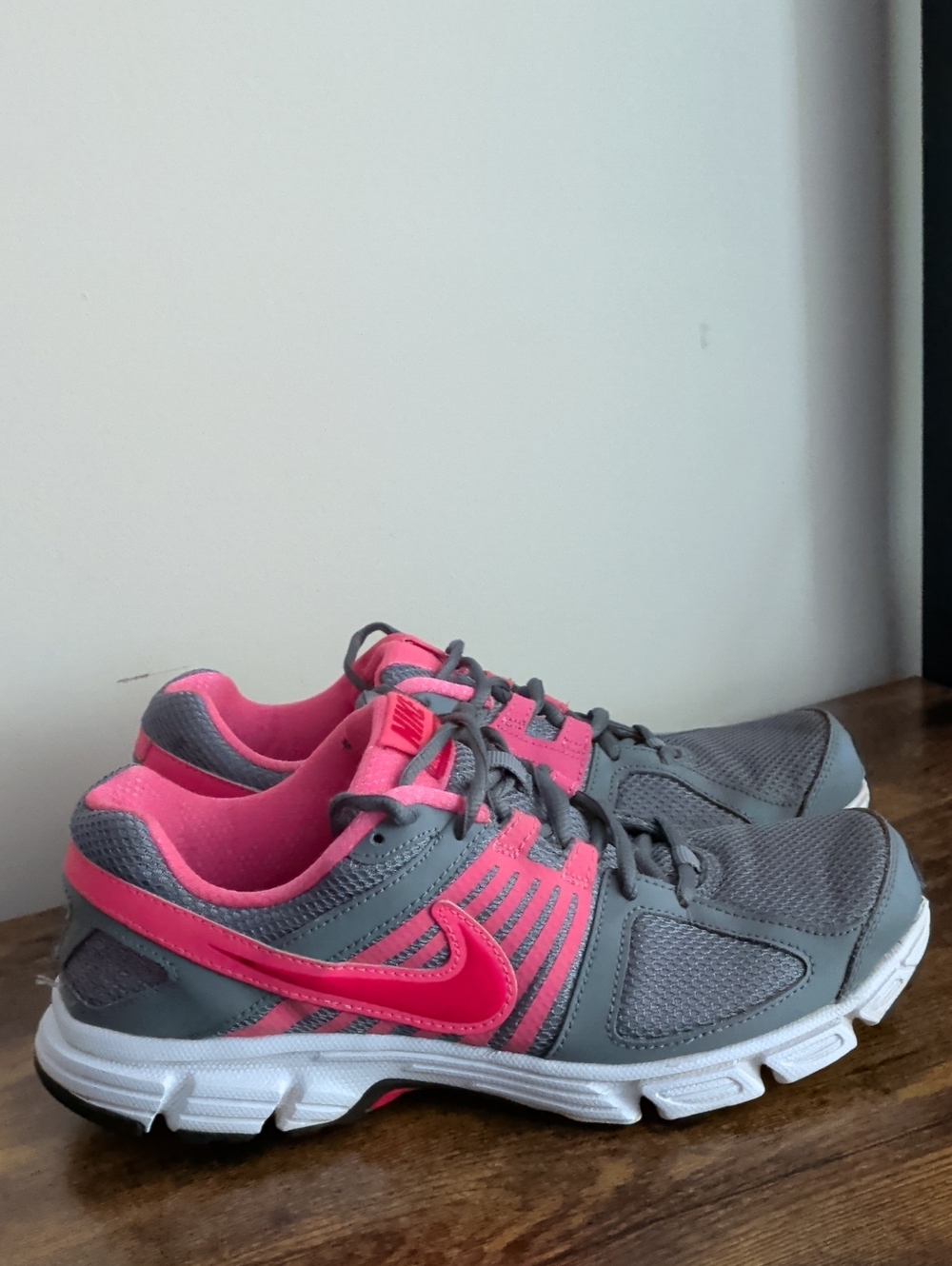Nike Women’s Gray & Hot Pink Athletic Running Shoes